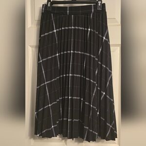 Black and White Plaid Skirt. 1XL